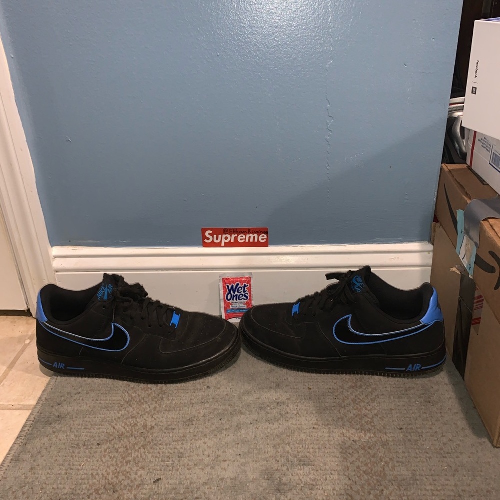 Air Force 07’ 1 black and photo blue. Sz 11